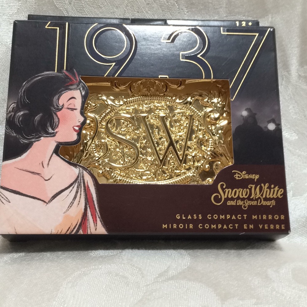 1937 Disney Snow White Compact